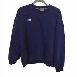 New Balance men’s navy small crewneck sweatshirt.